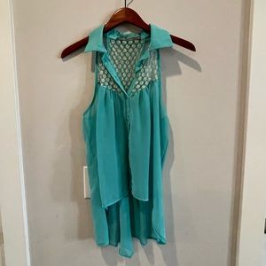 Finn & Clover High Low Collard Sleeveless Blouse